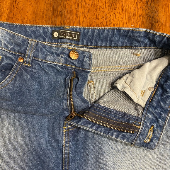 Avenue denim western skirt.  Size 10. I would consider this a mini - Picture 7 of 11